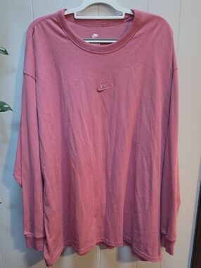 Nike Long-Sleeve Crewneck Tee